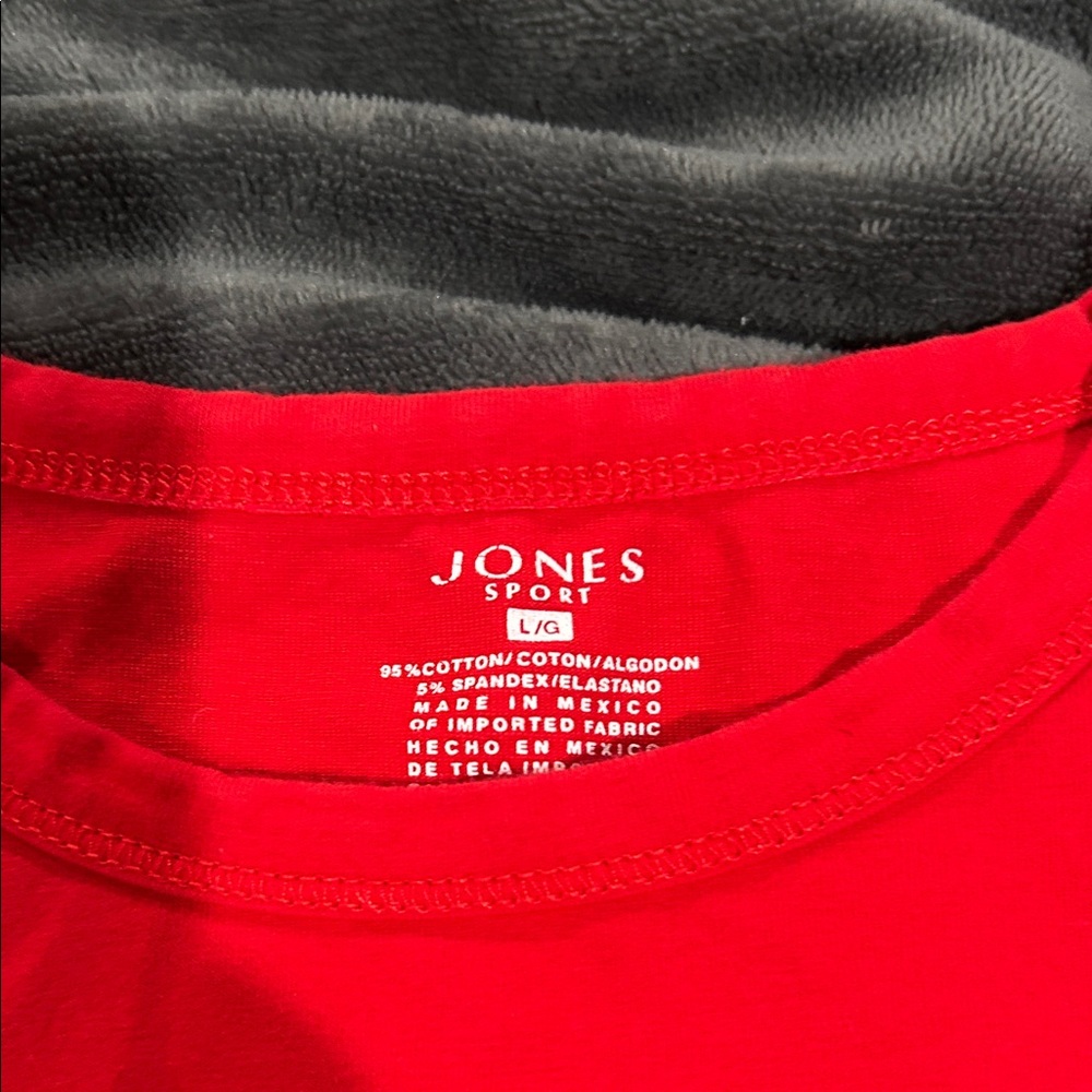 Jones Sport Women's Red Short Sleeve Tee